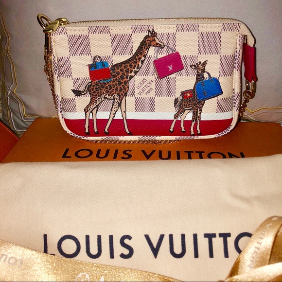 Authentic Louis Vuitton limited edition pouchette - Picture 3 of 6